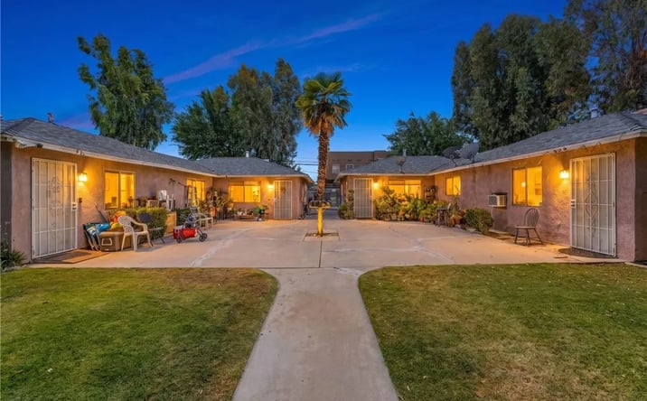 Pictures of Multifamily property located at 410-412 E Avenue Q7, Palmdale, CA 93550 for sales - image #1
