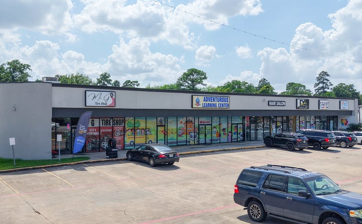 Pictures of Retail property located at 17611 Kuykendahl Rd, Spring, TX 77379 for sales - image #1