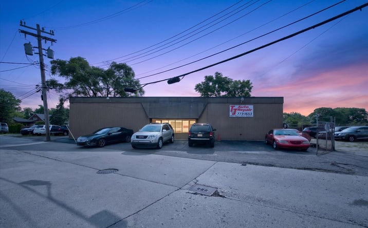 Pictures of Retail property located at 16550 Wilson Avenue, Eastpointe, MI 48021 for sales - image #1