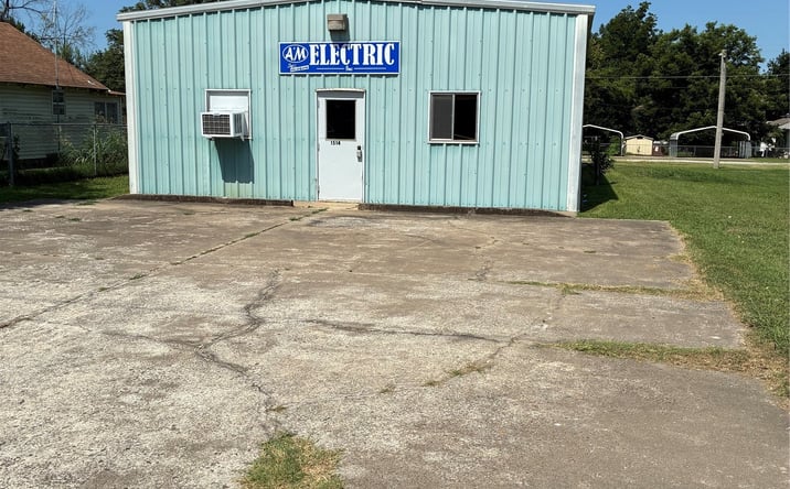 Pictures of Industrial, Office, Retail property located at 1514 S Main Street, Sapulpa, OK 74066 for sales - image #1