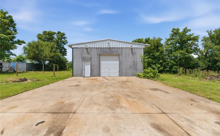 Pictures of Industrial, Multifamily property located at 1003 S Hickory, Bartlesville, OK 74003 for sales - image #1