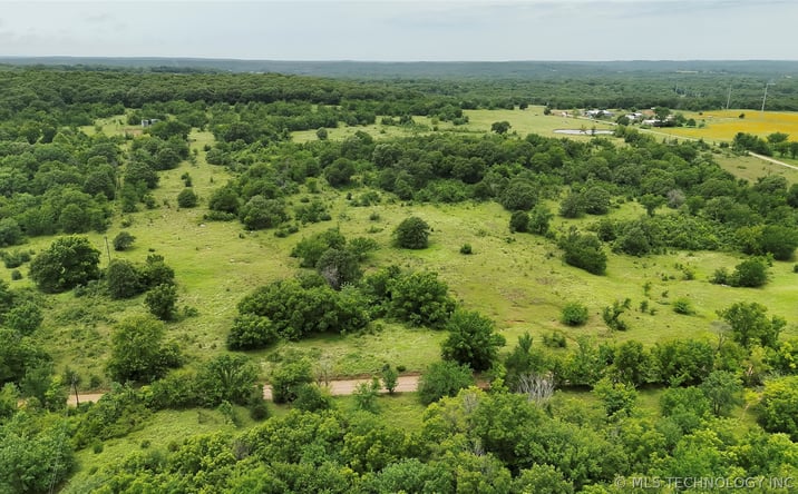 Pictures of Land property located at 3870 Road, Weleetka, OK 74880 for sales - image #1