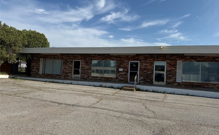 Pictures of Mixed Use, Office, Retail property located at 91 Broadlawn Shopping, Ardmore, OK 73401 for sales - image #1