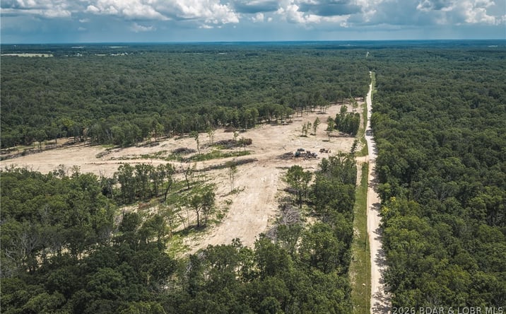 Pictures of Land property located at Geronimo Springs-Tract 2, Macks Creek, MO 65786 for sales - image #1