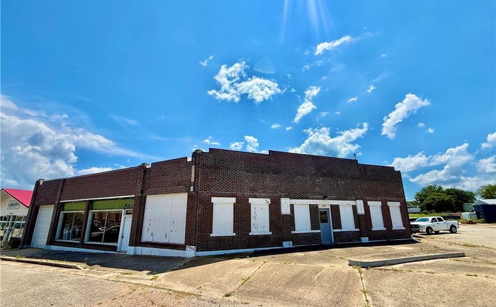 Pictures of Special Purpose property located at 107 W Camden, Richland, MO 65556 for sales - image #1