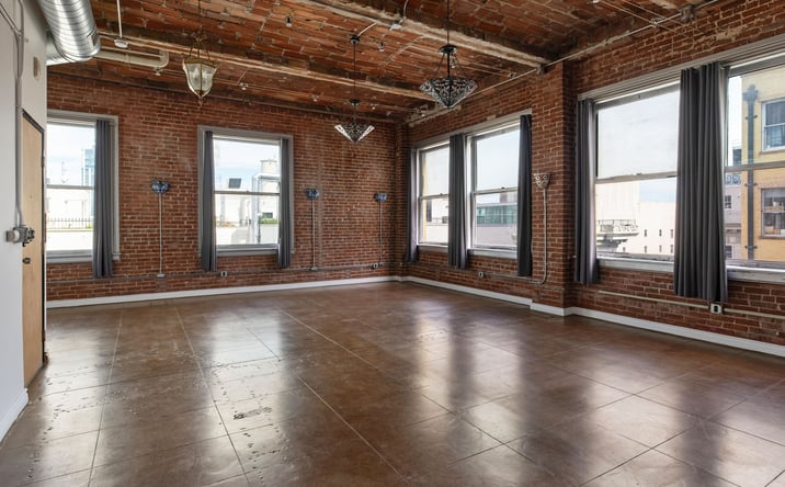 Pictures of Mixed Use property located at 215 W SEVENTH ST, LOS ANGELES, CA 90014-1968 for sales - image #1