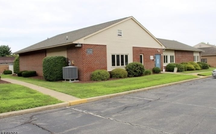 Pictures of Retail property located at 700 Coventry Dr, Alpha, NJ 08865 for sales - image #1