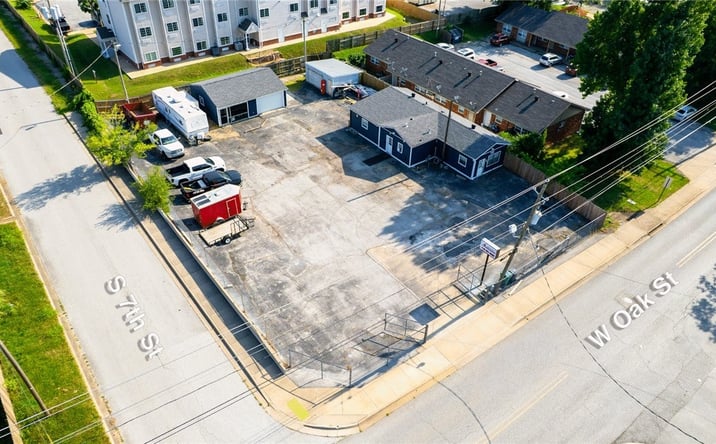 Pictures of Office property located at 700 W Oak Street, Rogers, AR 72756 for sales - image #1