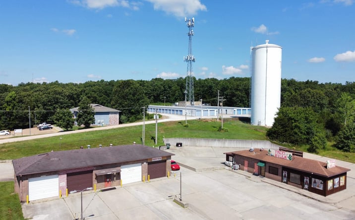 Pictures of Retail property located at 1627 & 1625 Hilltop, Warsaw, MO 65355 for sales - image #1