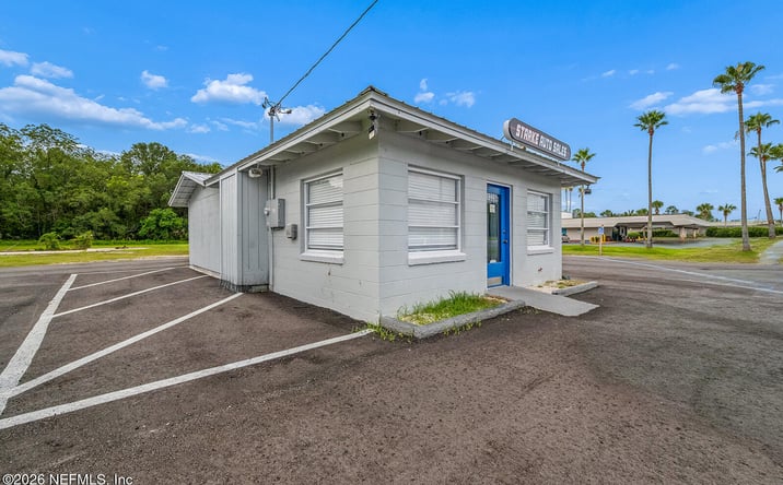 Pictures of Retail, Office property located at 1320 N TEMPLE Avenue, Starke, FL 32091 for sales - image #1