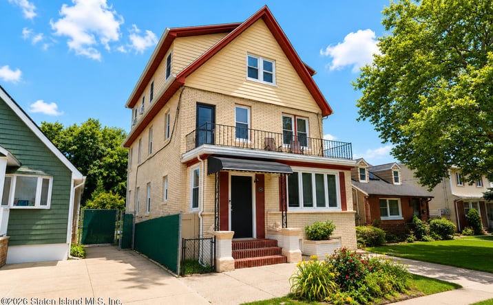 Pictures of Multifamily property located at 112 Laconia Avenue, Staten Island, NY 10305 for sales - image #1