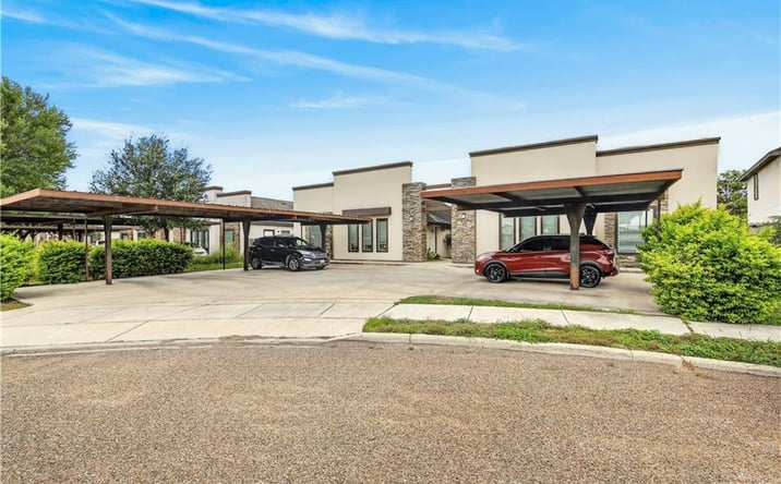 Pictures of Multifamily property located at 1227 White Oak Drive, Edinburg, TX 78541 for sales - image #1