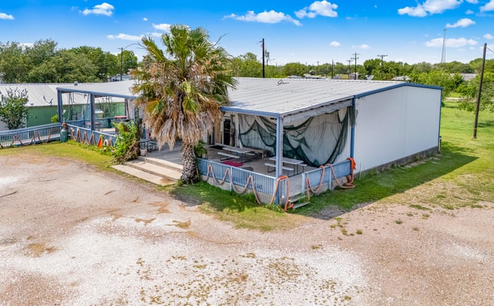 Pictures of Retail, Mixed Use, Business for Sale property located at 314 Broadway Avenue, Seadrift, TX 77983 for sales - image #1