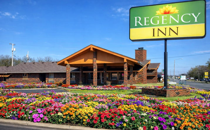 Pictures of Hospitality property located at 14 North State Street, Iola, KS 66749 for sales - image #1