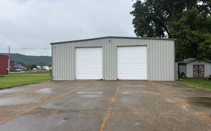 Pictures of Industrial property located at 211 Roberta Dr, Warsaw, KY 41095 for sales - image #1