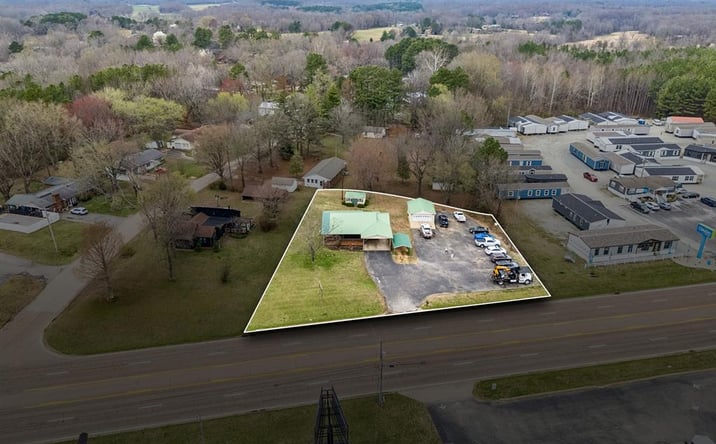 Pictures of Office property located at 2830 E Wood St, Paris, TN 38242 for sales - image #1