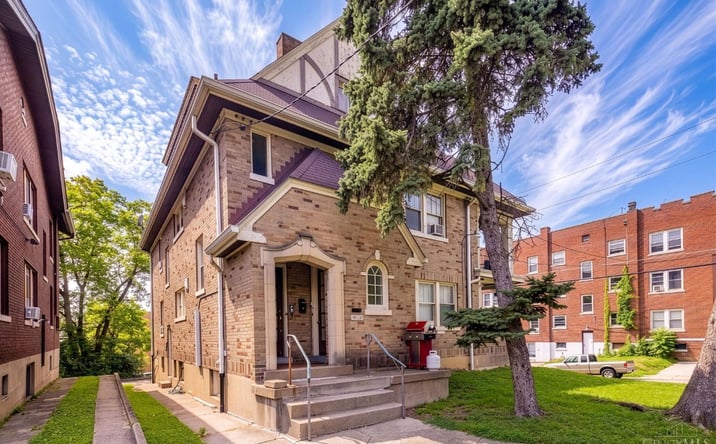Pictures of Multifamily property located at Stratford Avenue, Cincinnati, OH 45220 for sales - image #1