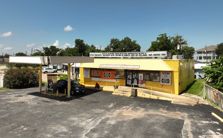 Pictures of Retail property located at 1105 San Jacinto Street, La Porte, TX 77571 for sales - image #1