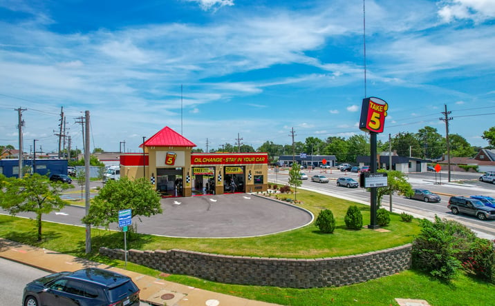 Pictures of Retail property located at 7945 WATSON RD, SAINT LOUIS, MO 63119-5410 for sales - image #1