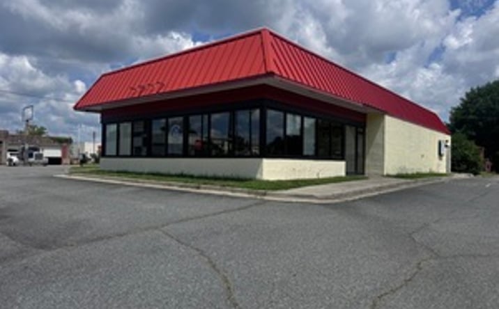 Pictures of Retail property located at 202 Marcus St, Wrightsville, GA 31096 for sales - image #1