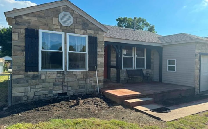 Pictures of Mixed Use, Office, Retail property located at 918 E Wyandotte Avenue, McAlester, OK 74501 for sales - image #1