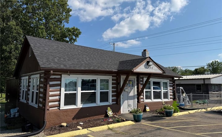 Pictures of Special Purpose property located at 1306 Sainte Genevieve Avenue, Farmington, MO 63640 for sales - image #1