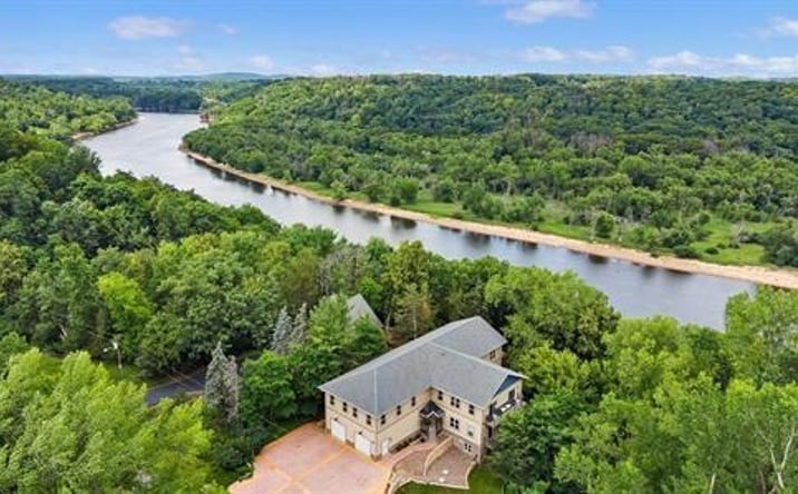 Pictures of Multifamily property located at 1000 Hillside Drive, Wisconsin Dells, WI 53965 for sales - image #1