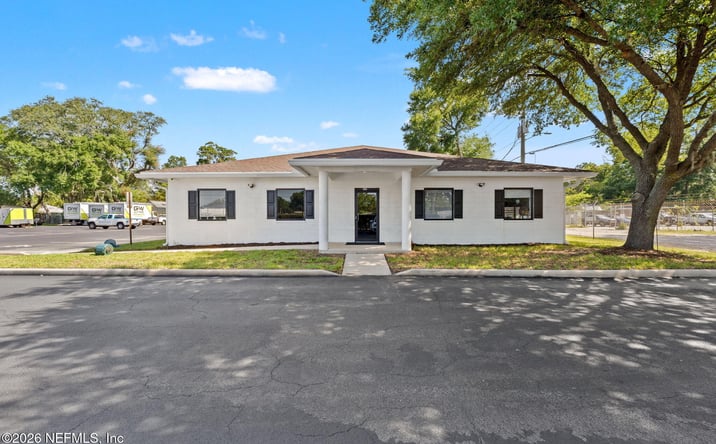 Pictures of Office property located at 2820 SPRING GLEN Road, Jacksonville, FL 32207 for sales - image #1