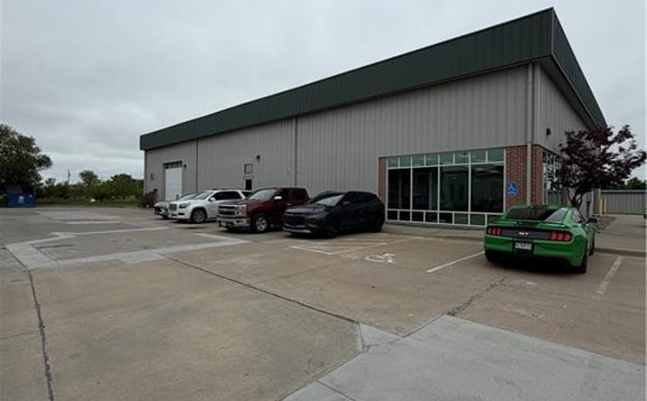 Pictures of Industrial property located at 6601 F Royal Street, Pleasant Valley, MO 64068 for sales - image #1