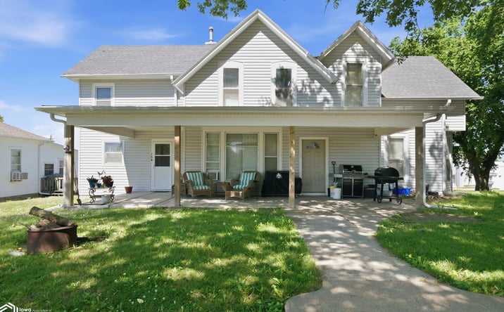 Pictures of Multifamily property located at 152 S Walnut Street, Avoca, IA 51521 for sales - image #1
