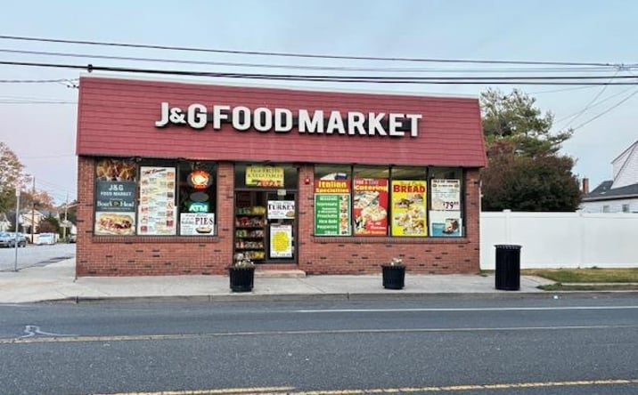 Pictures of Mixed Use, Retail property located at 900 Great Neck, Copiague, NY 11726 for sales - image #1