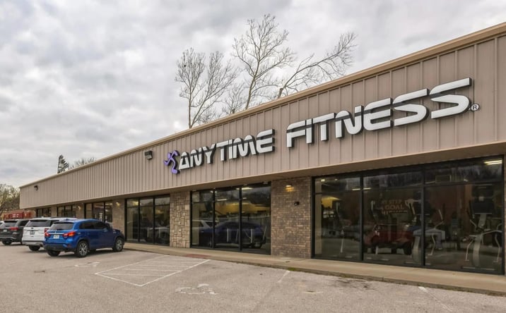 Pictures of Retail property located at 1104 HISTORIC RT 66 W, WAYNESVILLE, MO 65583 for sales - image #1