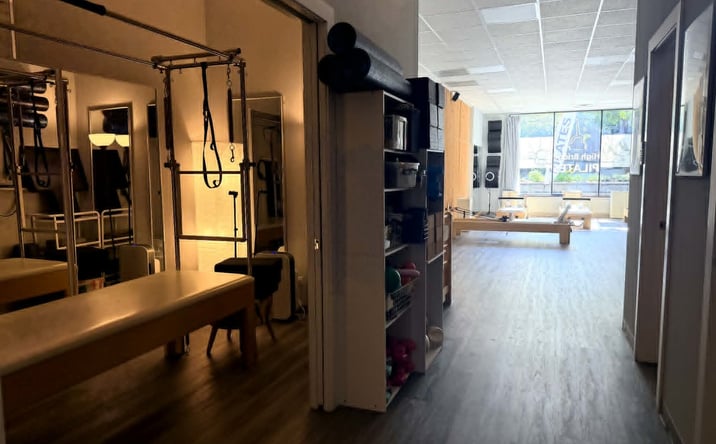 Pictures of Business for Sale, Retail property located at 3722 N Ashland Avenue, Chicago, IL 60613 for sales - image #1