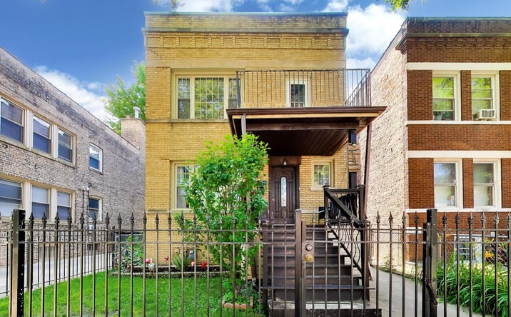 Pictures of Multifamily property located at 4542 N Long Avenue, Chicago, IL 60630 for sales - image #1