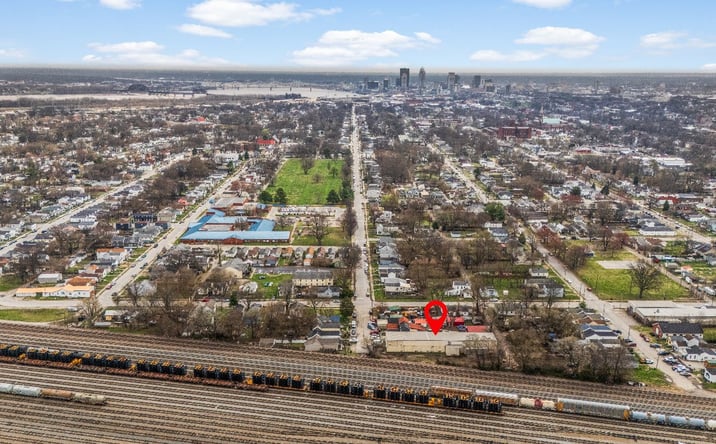 Pictures of Industrial property located at 3012 Duncan St, Louisville, KY 40212-1830 for sales - image #1