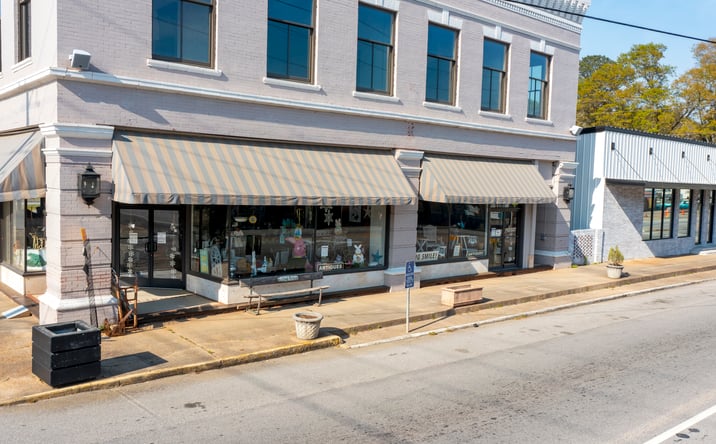 Pictures of Retail property located at 18109 Main Street, Woodbury, GA 30293 for sales - image #1