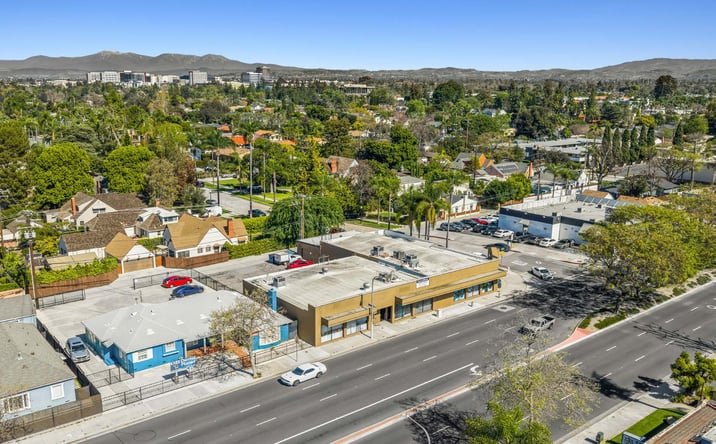 Pictures of Retail property located at 707 West 17th Street, Santa Ana, CA 92706 for sales - image #1