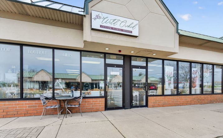 Pictures of Business for Sale, Retail property located at 107 Valley Drive, Elburn, IL 60119 for sales - image #1