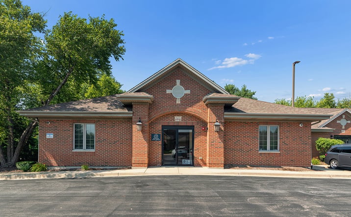 Pictures of Office property located at 6705 Kingery Highway, Willowbrook, IL 60527 for sales - image #1