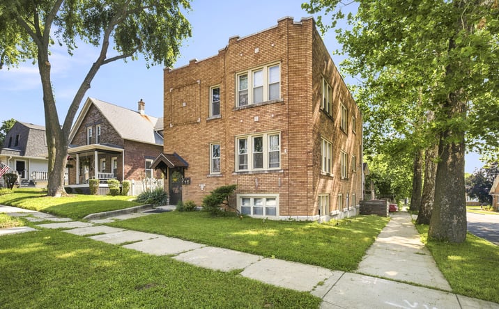 Pictures of Multifamily property located at 900 Wilcox Street, Joliet, IL 60435 for sales - image #1