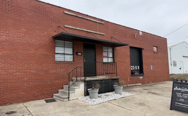 Pictures of Industrial property located at 323 S 11th Street, Mt Vernon, IL 62864 for sales - image #1