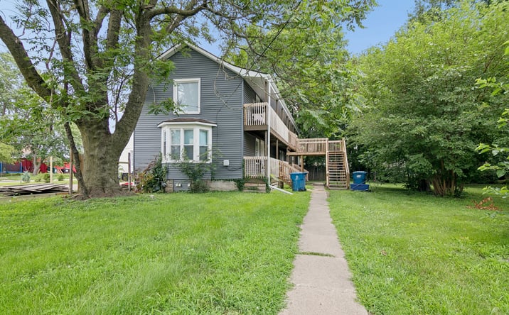 Pictures of Multifamily property located at 220 1/2 Entrance Avenue S, Kankakee, IL 60901 for sales - image #1