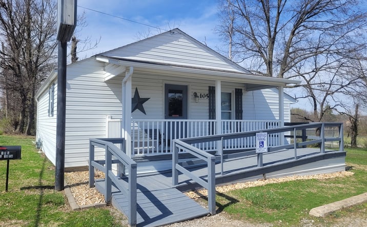 Pictures of Mixed Use, Office, Retail property located at 105 S 18th Street, Mt Vernon, IL 62864 for sales - image #1