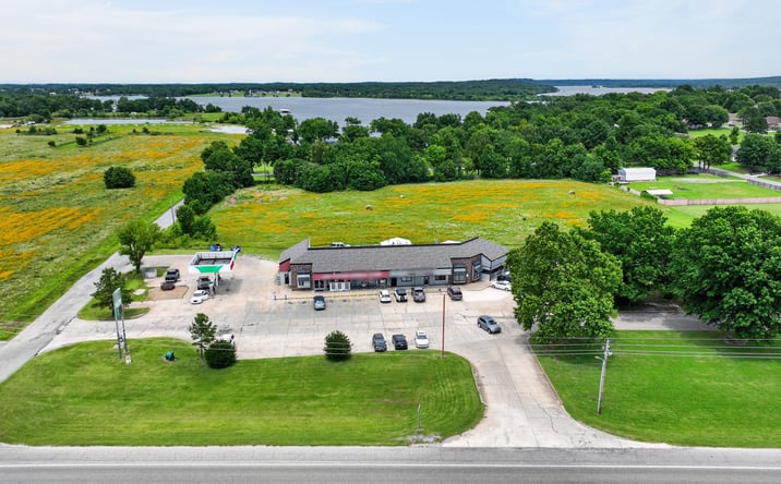 Pictures of Retail property located at 96 Lakeland Drive, Pryor, OK 74361 for sales - image #1