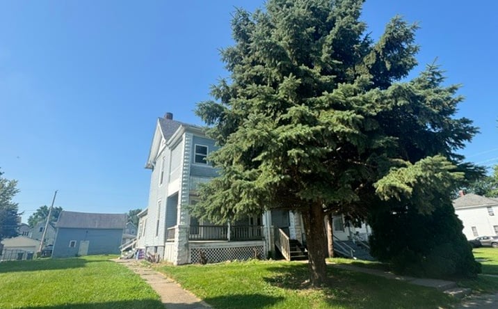 Pictures of Multifamily property located at 547 6th Avenue, Clinton, IA 52732 for sales - image #1