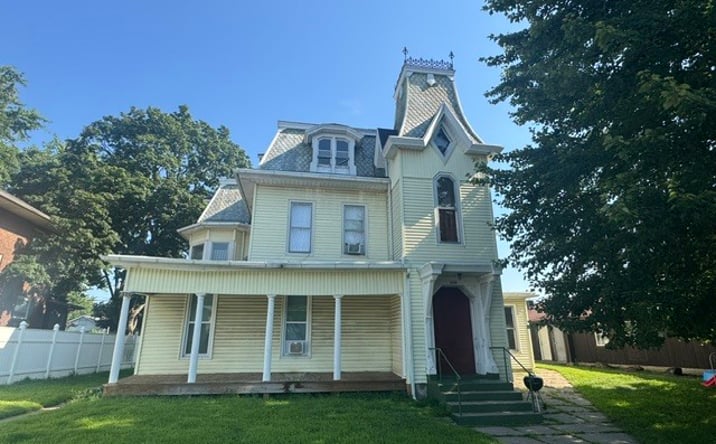Pictures of Multifamily property located at 538 10th Avenue, Clinton, IA 52732 for sales - image #1