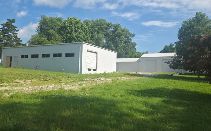 Pictures of Industrial, Special Purpose property located at 2349 W Oak Street, Carthage, MO 64836 for sales - image #1