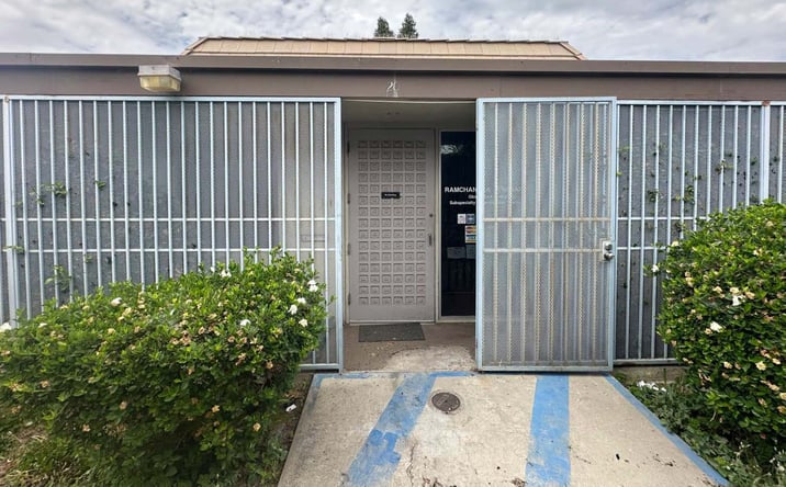 Pictures of Office property located at 3535 San Dimas Street, Bakersfield, CA 93301 for sales - image #1