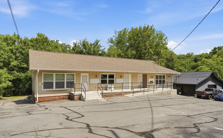 Pictures of Multifamily, Office, Mixed Use property located at 105 Brookfield Drive, Kingsport, TN 37663 for sales - image #1