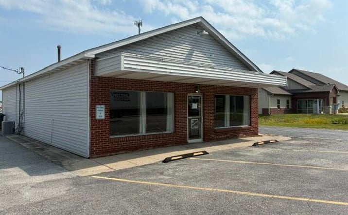 Pictures of Mixed Use, Office, Retail property located at 616 15th Street SE, DeMotte, IN 46310 for sales - image #1